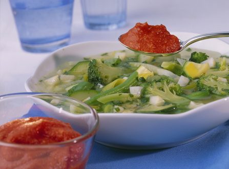 Gemüsesuppe mit Pistou
