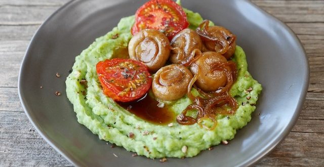 Sherry-Champignons mit Petersilien-Kartoffelpüree