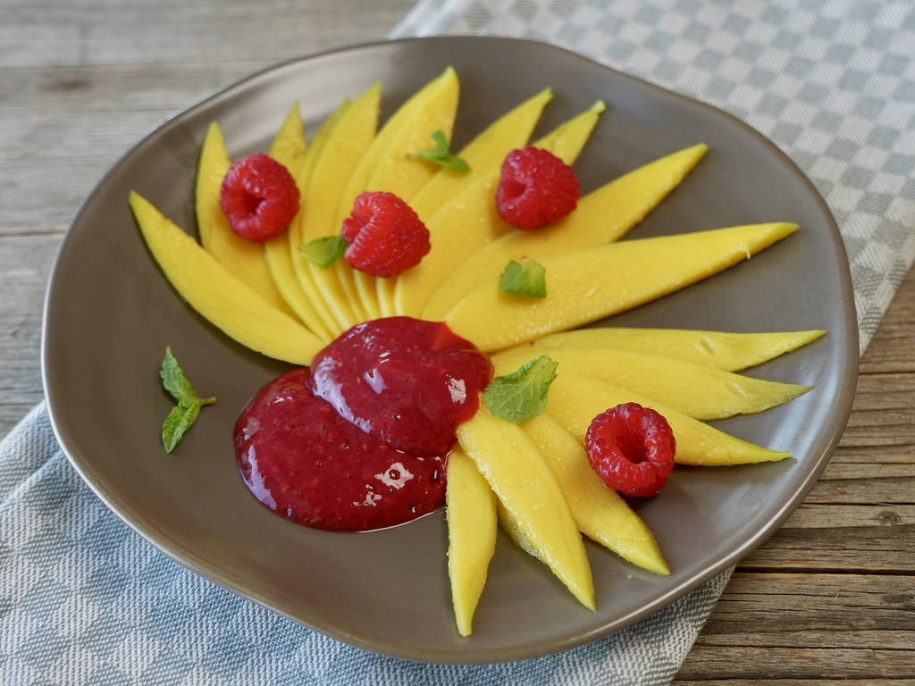 Mango mit Himbeer-Bananen-Soße - Elisabeth Fischer kocht